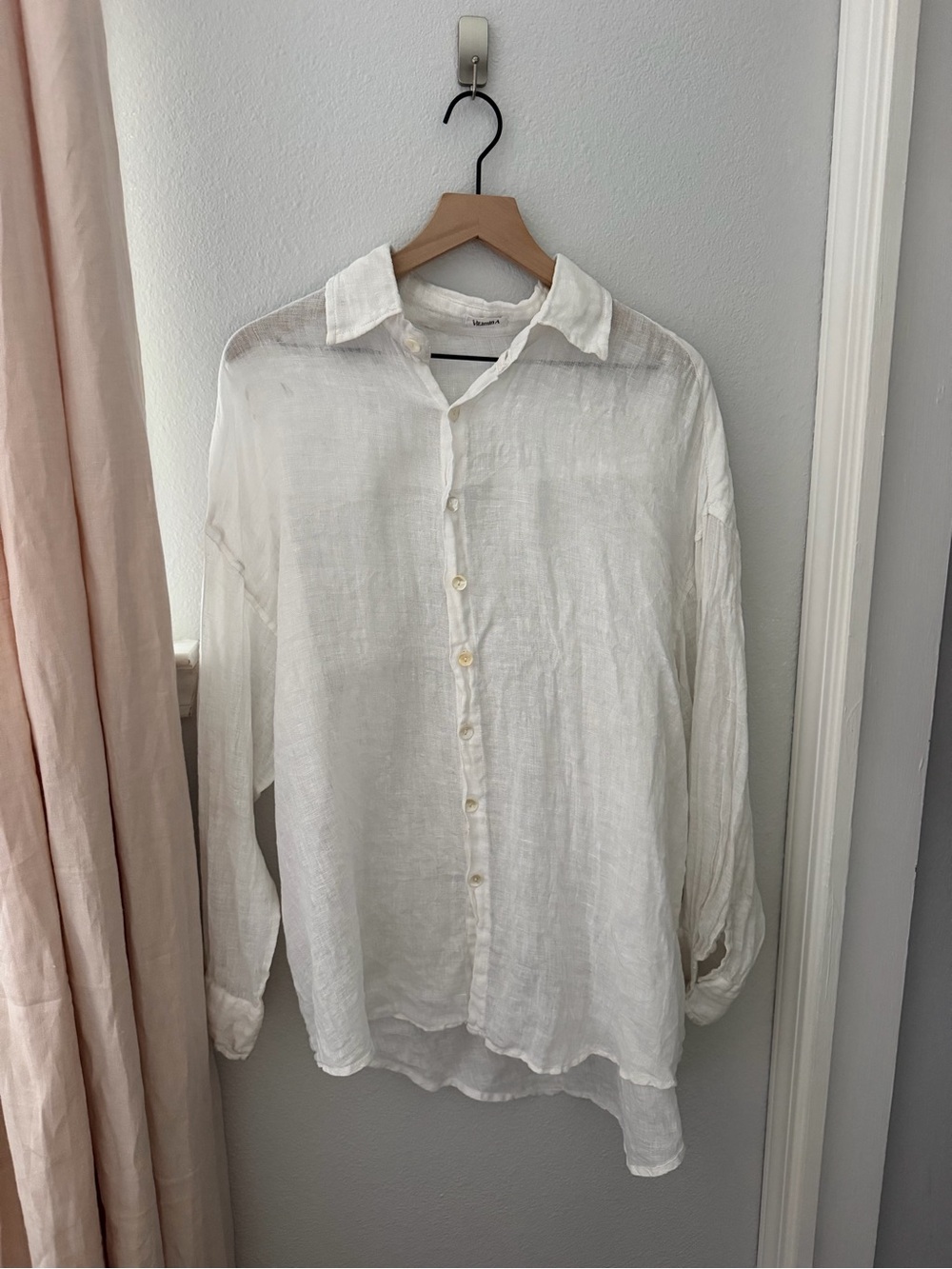 Vitamin A Lightweight White Linen Button-Up Shirt - Casual Oversized. Size M.